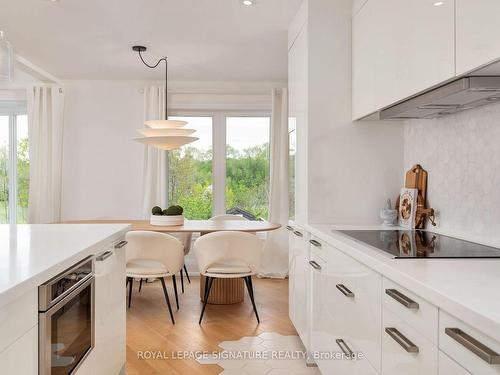 130 Saturn Rd, Toronto, ON - Indoor Photo Showing Kitchen With Upgraded Kitchen