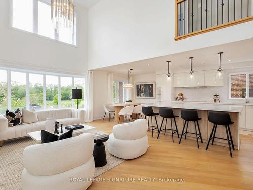 130 Saturn Rd, Toronto, ON - Indoor Photo Showing Living Room