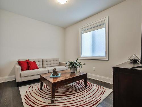 2302 Hyacinth Cres, Oakville, ON - Indoor Photo Showing Living Room