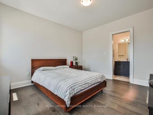 2302 Hyacinth Cres, Oakville, ON - Indoor Photo Showing Bedroom