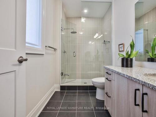 2302 Hyacinth Cres, Oakville, ON - Indoor Photo Showing Bathroom