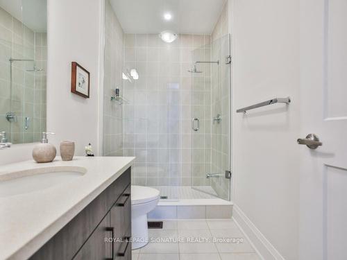 2302 Hyacinth Cres, Oakville, ON - Indoor Photo Showing Bathroom