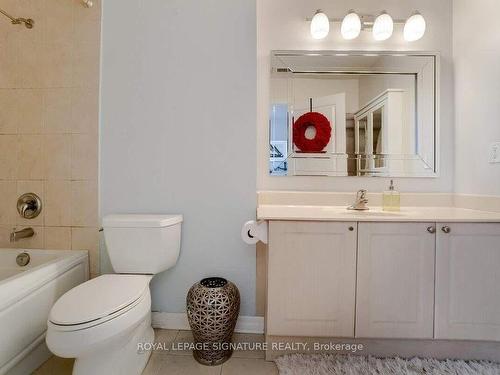 220-80 Port St E, Mississauga, ON - Indoor Photo Showing Bathroom