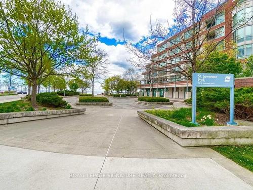 220-80 Port St E, Mississauga, ON - Outdoor