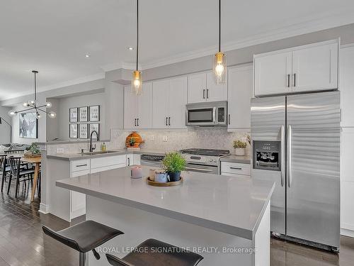 9 Furrow Lane, Toronto, ON - Indoor Photo Showing Kitchen With Upgraded Kitchen