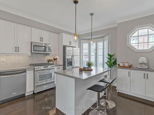 9 Furrow Lane, Toronto, ON - Indoor Photo Showing Kitchen With Upgraded Kitchen