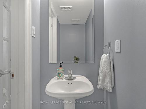 9 Furrow Lane, Toronto, ON - Indoor Photo Showing Bathroom