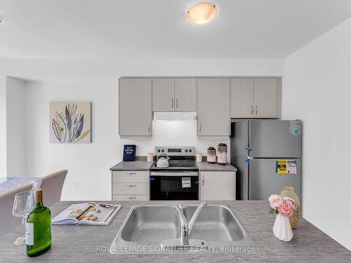 7453 Baycrest Common, Niagara Falls, ON - Indoor Photo Showing Kitchen With Double Sink