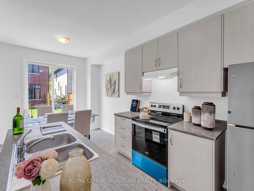 7453 Baycrest Common, Niagara Falls, ON - Indoor Photo Showing Kitchen With Double Sink