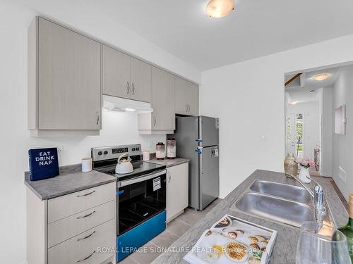 7453 Baycrest Common, Niagara Falls, ON - Indoor Photo Showing Kitchen With Double Sink