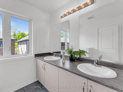 7453 Baycrest Common, Niagara Falls, ON - Indoor Photo Showing Bathroom