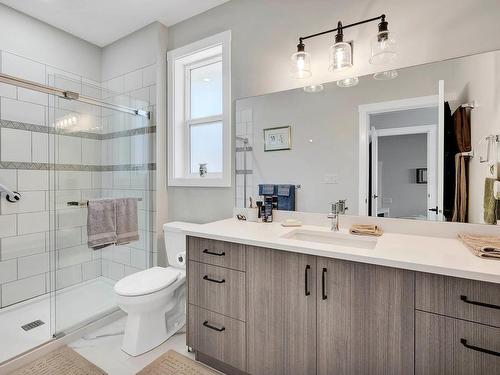 155-200 Grand Boulevard, Kamloops, BC - Indoor Photo Showing Bathroom