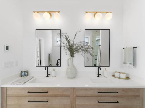 360 Rue Cheval Noir, Kamloops, BC - Indoor Photo Showing Bathroom