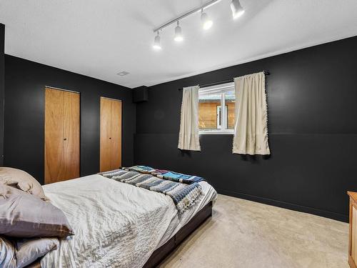 3801 Pineridge Drive, Kamloops, BC - Indoor Photo Showing Bedroom