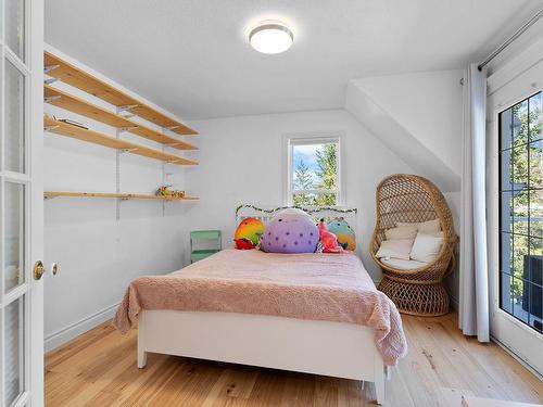2079 Glenmohr Drive, Kamloops, BC - Indoor Photo Showing Bedroom