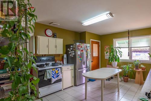 596 Ellis Street, Penticton, BC - Indoor Photo Showing Kitchen