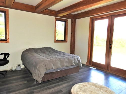 1144 Tappen Valley Road, Tappen, BC - Indoor Photo Showing Bedroom