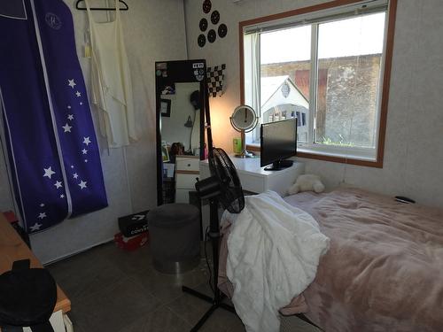 1144 Tappen Valley Road, Tappen, BC - Indoor Photo Showing Bedroom