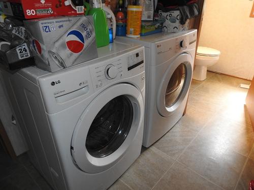 1144 Tappen Valley Road, Tappen, BC - Indoor Photo Showing Laundry Room