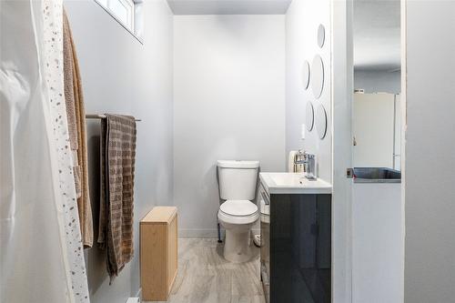 10692 Teresa Road, Lake Country, BC - Indoor Photo Showing Bathroom