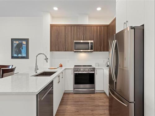 504-6540 Metral Dr, Nanaimo, BC - Indoor Photo Showing Kitchen With Double Sink With Upgraded Kitchen