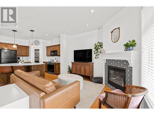 380 Providence Avenue Unit# 9, Kelowna, BC - Indoor Photo Showing Living Room With Fireplace