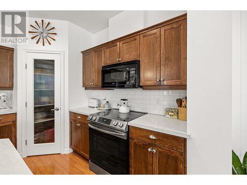 380 Providence Avenue Unit# 9, Kelowna, BC - Indoor Photo Showing Kitchen