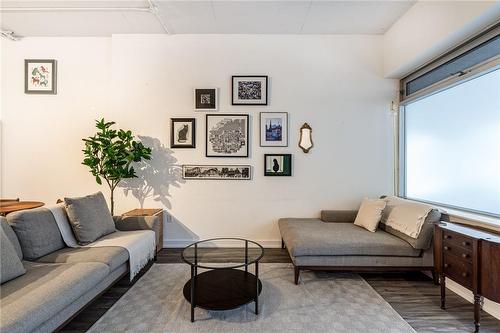66 Bay Street S|Unit #118, Hamilton, ON - Indoor Photo Showing Living Room