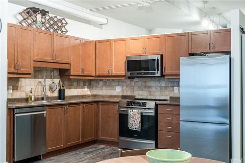 66 Bay Street S|Unit #118, Hamilton, ON - Indoor Photo Showing Kitchen With Stainless Steel Kitchen
