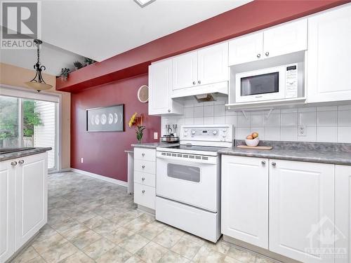 22 Kettleby Street, Ottawa, ON - Indoor Photo Showing Kitchen