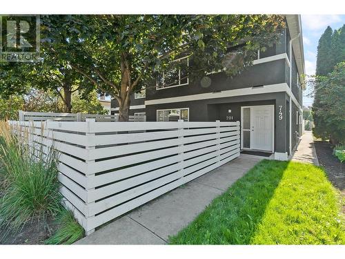 749 Francis Avenue, Kelowna, BC - Outdoor