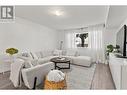 749 Francis Avenue, Kelowna, BC  - Indoor Photo Showing Living Room 