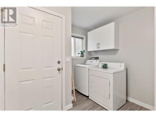 749 Francis Avenue, Kelowna, BC - Indoor Photo Showing Laundry Room