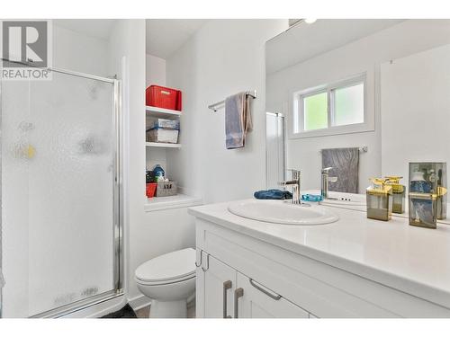 749 Francis Avenue, Kelowna, BC - Indoor Photo Showing Bathroom