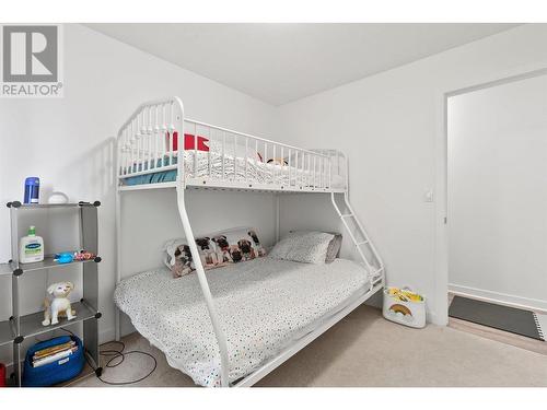 749 Francis Avenue, Kelowna, BC - Indoor Photo Showing Bedroom