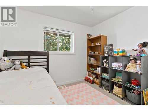 749 Francis Avenue, Kelowna, BC - Indoor Photo Showing Bedroom