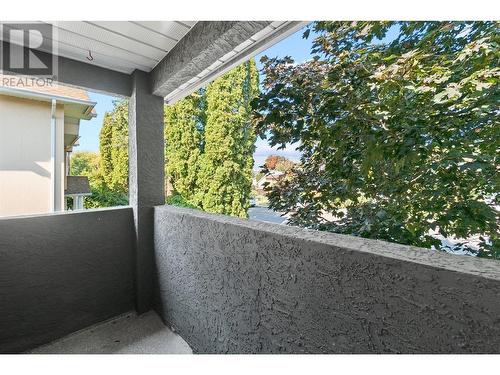 749 Francis Avenue, Kelowna, BC - Outdoor