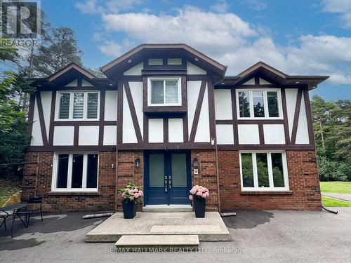 18 & 20 Cynthia Crescent, Richmond Hill (Oak Ridges), ON - Outdoor With Facade