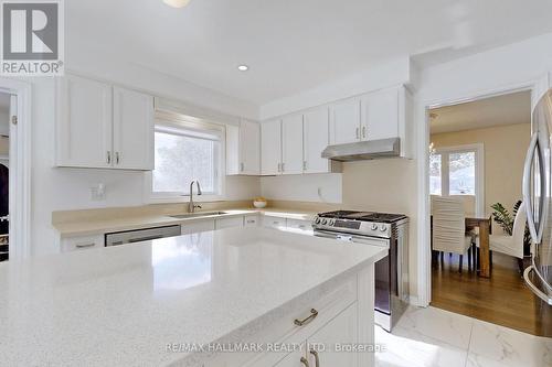 18 & 20 Cynthia Crescent, Richmond Hill (Oak Ridges), ON - Indoor Photo Showing Kitchen