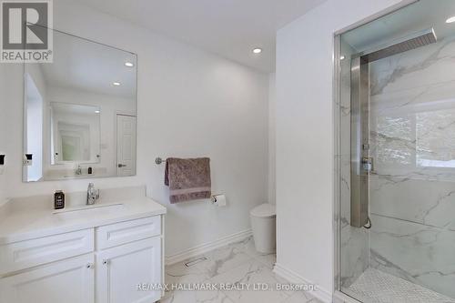 18 & 20 Cynthia Crescent, Richmond Hill (Oak Ridges), ON - Indoor Photo Showing Bathroom