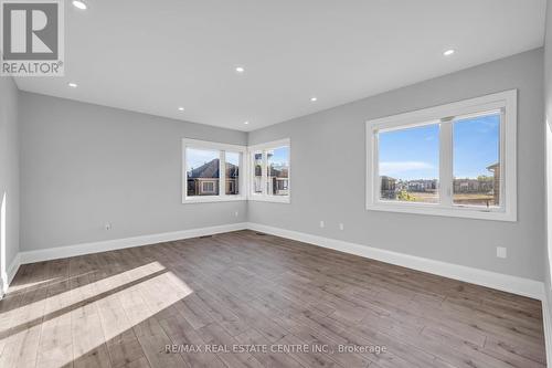 76 Pond View Gate, Hamilton, ON - Indoor Photo Showing Other Room