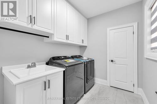 76 Pond View Gate, Hamilton, ON - Indoor Photo Showing Laundry Room