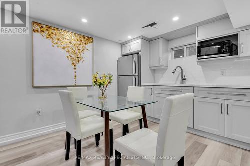 2382 Barcella Crescent, Mississauga, ON - Indoor Photo Showing Dining Room