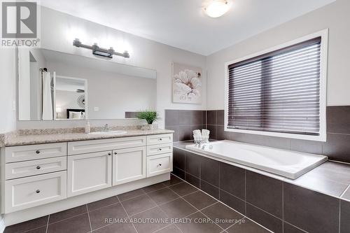 424 Kitty Murray Lane, Hamilton, ON - Indoor Photo Showing Bathroom
