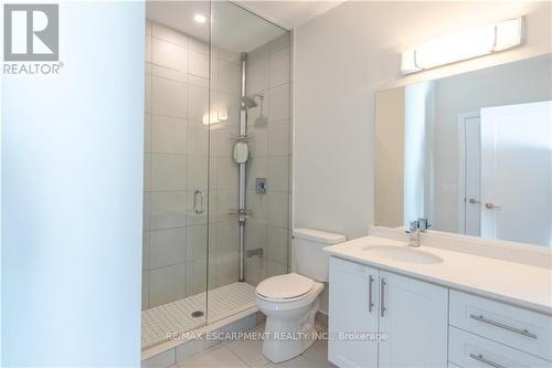 609 - 16 Concord Place, Grimsby, ON - Indoor Photo Showing Bathroom