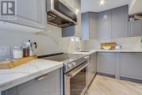 6 Edmund Avenue, Toronto W04, ON - Indoor Photo Showing Kitchen