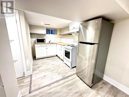 6 Edmund Avenue, Toronto W04, ON - Indoor Photo Showing Kitchen