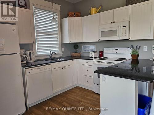 19 - 46 Meadow View Lane, Prince Edward County (Athol), ON - Indoor Photo Showing Kitchen