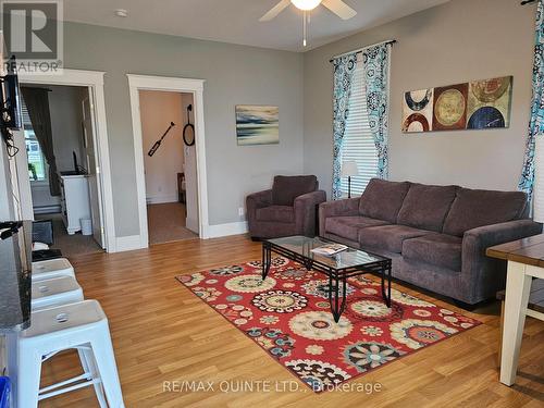 19 - 46 Meadow View Lane, Prince Edward County (Athol), ON - Indoor Photo Showing Living Room