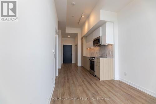 808 - 500 Dupont Street, Toronto (Annex), ON - Indoor Photo Showing Kitchen